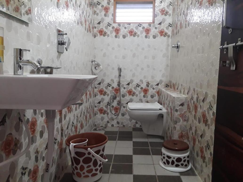 Saptami Hampi Homestay Luaran gambar
