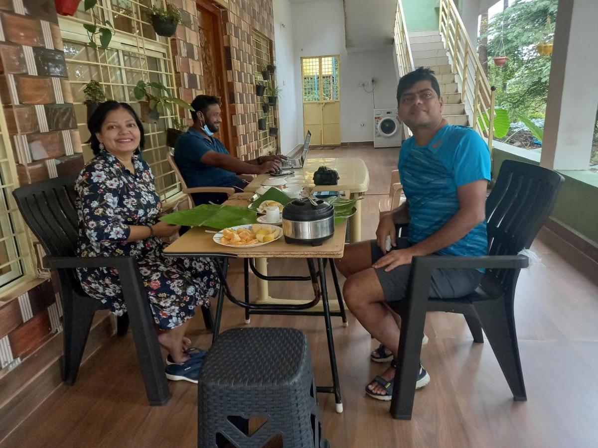 Saptami Hampi Homestay Luaran gambar